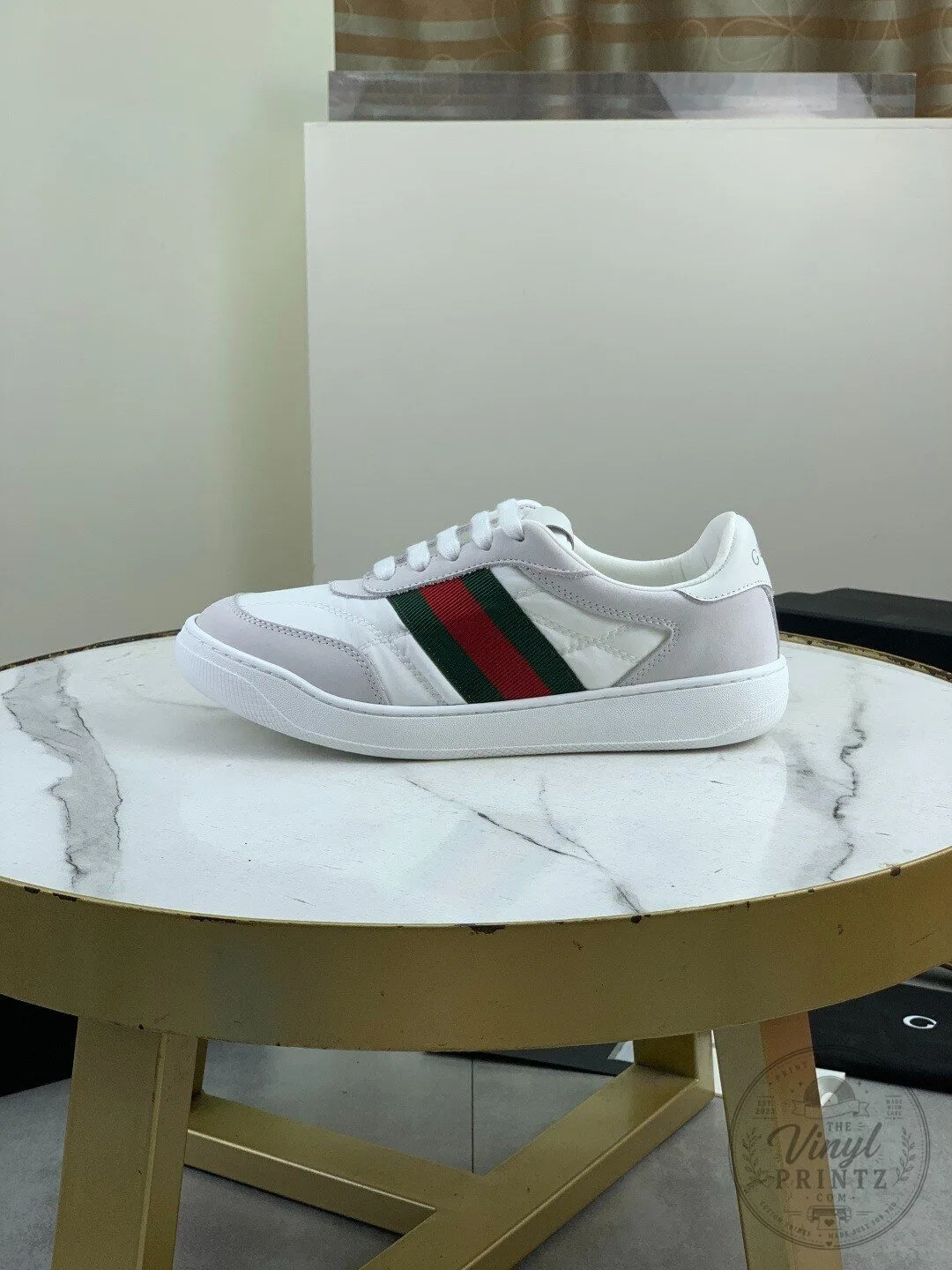 Gucci White Leather Low-Top Sneakers with Red and Green Web Stripe 10 Gucci White Leather Low-Top Sneakers with Red and Green Web Stripe